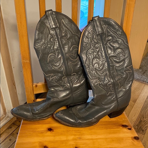 Stylish Silverish Gray Cowboy Boots - Picture 6 of 9